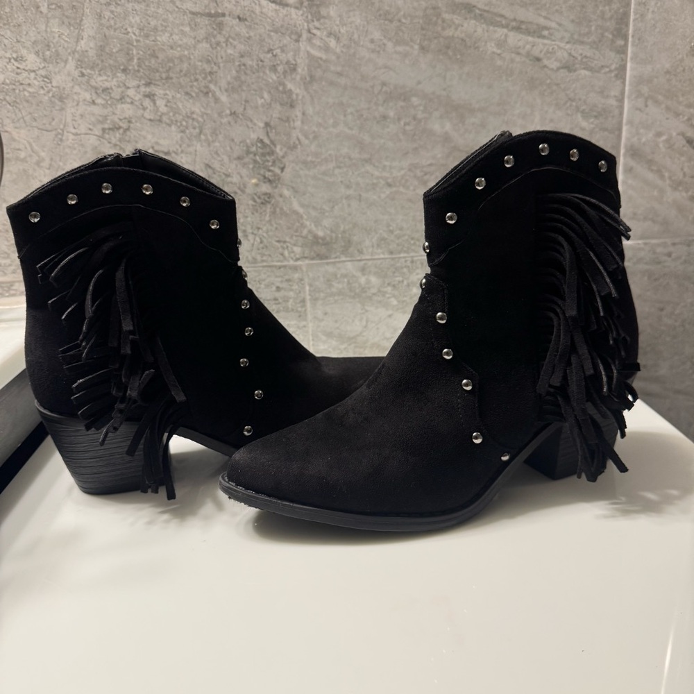 Stylish Black Boots